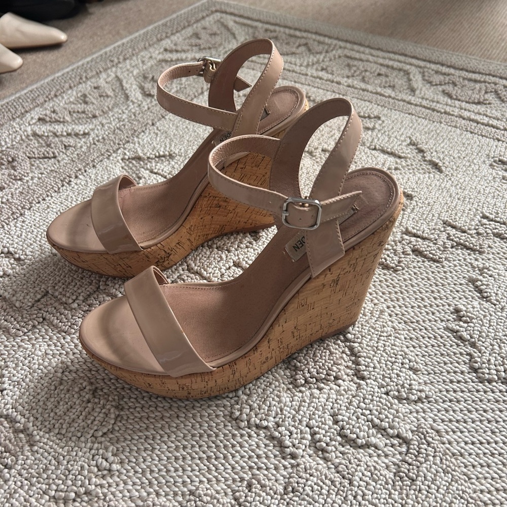 Steve Madden Women's Beige Wedge Sandals